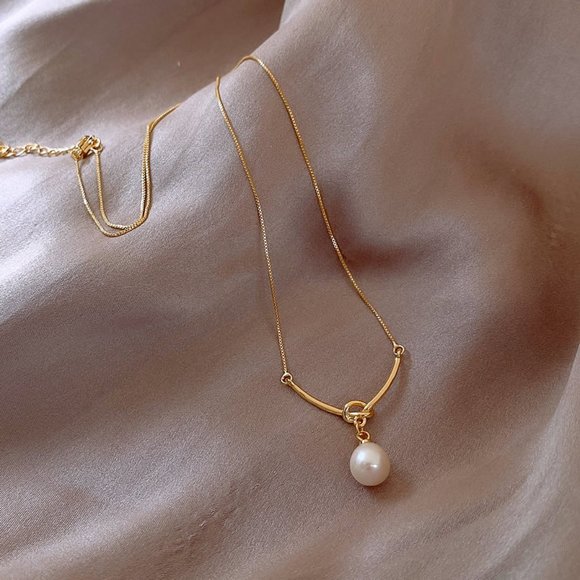GOLIC Gold Pearl Knot Necklace - Picture 8 of 11